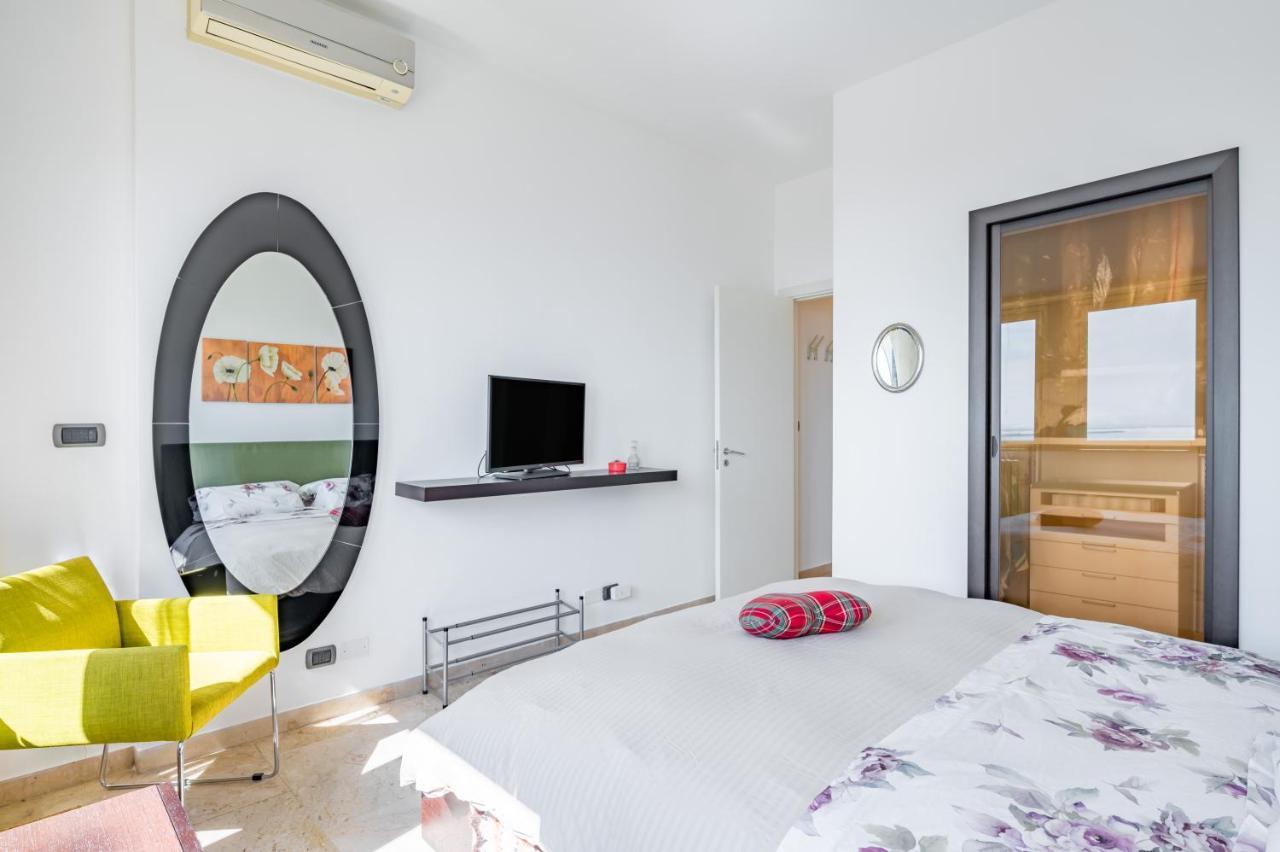 Catania Seaview Apartment With Balcony ภายนอก รูปภาพ